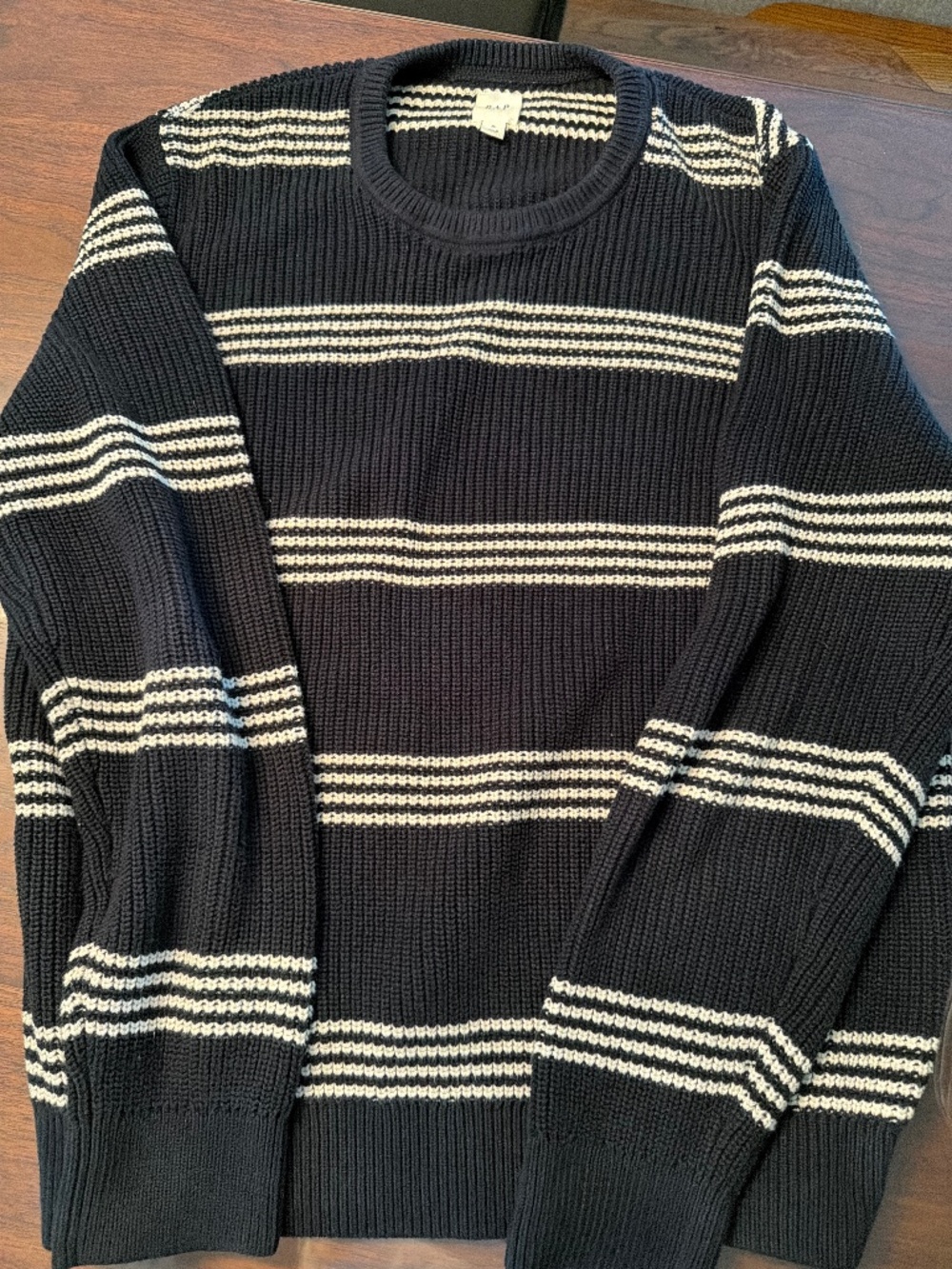 Gap sweater